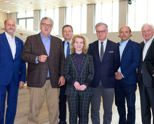 Gruppenfoto Fertigstellung des Center for Translational Medicine