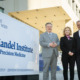 Michael Ludwig (Bürgermeister der Stadt Wien), Eva-Maria Holzleitner (Bundesministerin für Frauen, Wissenschaft und Forschung) und Markus Müller (Rektor der Medizinischen Universität Wien)