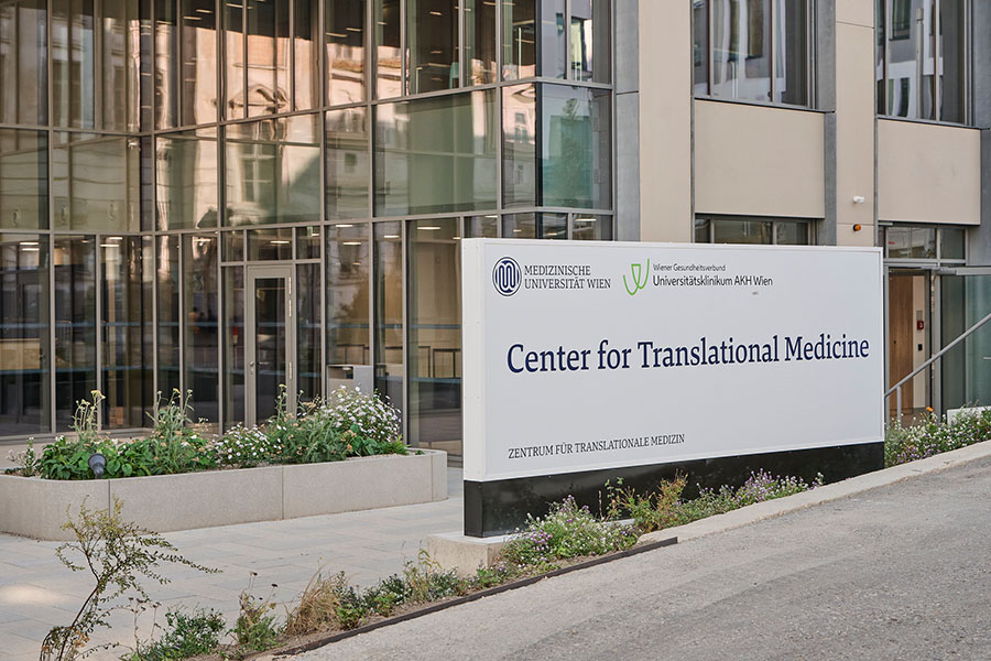 Eingang des Center for Translational Medicine