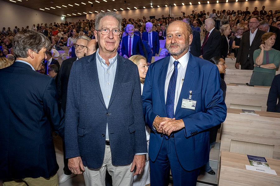 Oswald Wagner (Vizerektor für Klinische Angelegenheiten der Medizinischen Universität Wien und Vertretung der Medizinischen Universität Wien im Management Board) und Herwig Wetzlinger (Direktor des Universitätsklinikums AKH Wien und Vertretung des AKH Wien im Management Board)